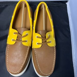 Club Room Elliot Boat Shoes Tan/Yellow Men’s Size 9 New